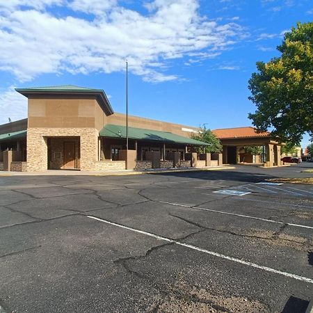 Clarion Inn & Suites, Roswell Bagian luar foto