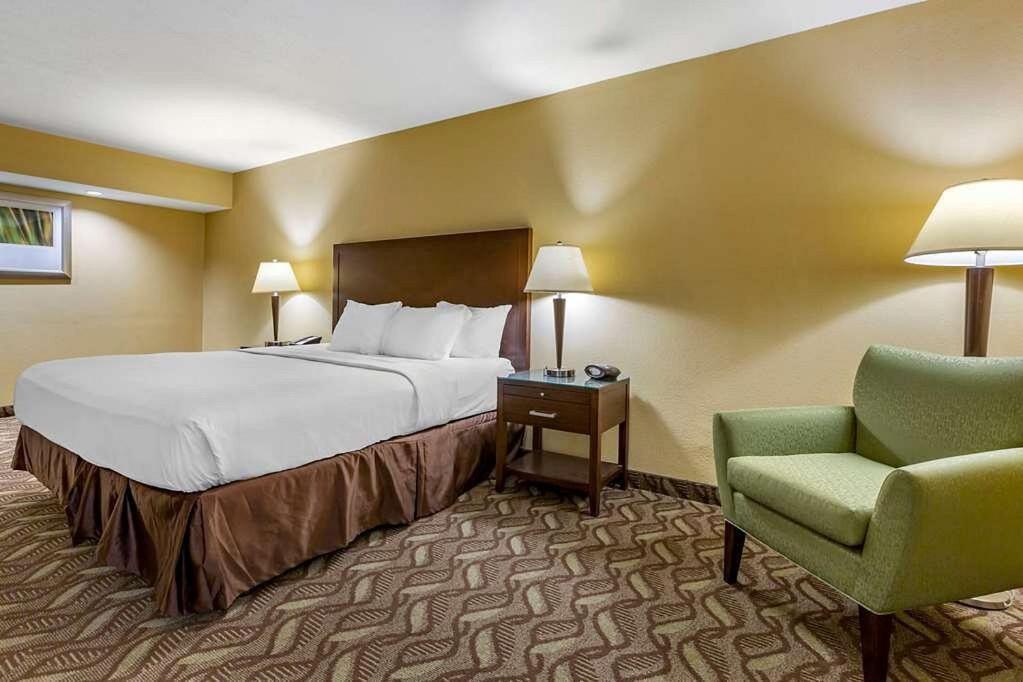Clarion Inn & Suites, Roswell Bagian luar foto