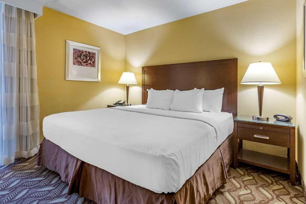 Clarion Inn & Suites, Roswell Bagian luar foto
