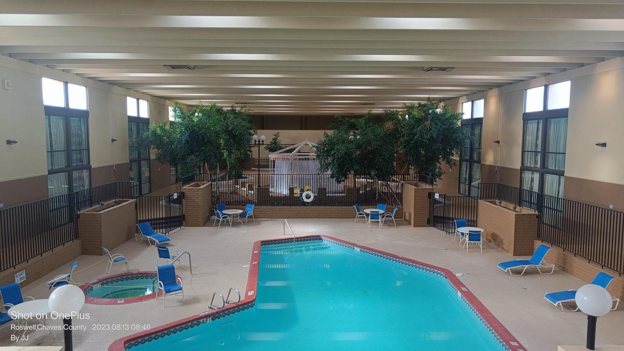 Clarion Inn & Suites, Roswell Bagian luar foto